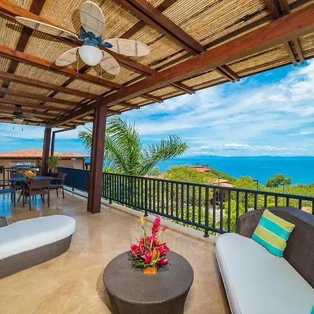 Captivating Ocean Views Condo With Pool
